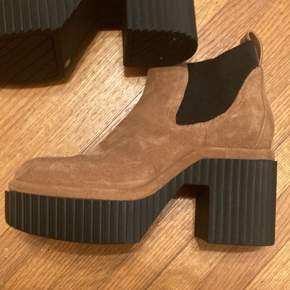 New Gianni Bini Women's Ryker Suede Lug Sole Platform Booties - Picture 3 of 7